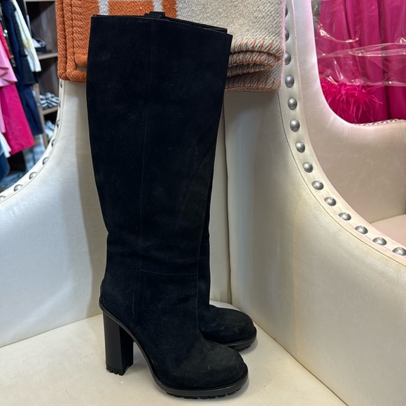 Gucci Blk Suede Distressed Boots - Picture 1 of 3
